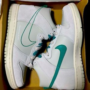 Nike Dunk HI SE